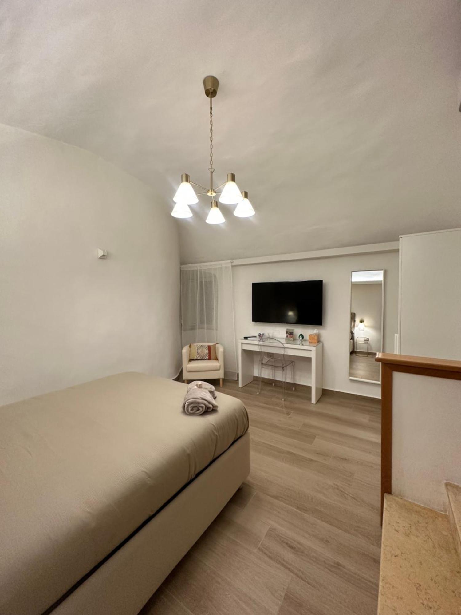 נאפולי Paura Suite Apartment מראה חיצוני תמונה